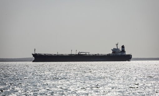 Купувачи търсят алтернативи на руския петрол, таксите за танкери скочили с 576%