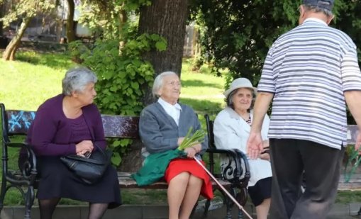 Уникален рекорд в НОИ: Инвалидните пенсии надминаха по брой обикновените