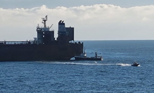 Започна операцията по възстановяване и буксировка на танкера "Кайрос"