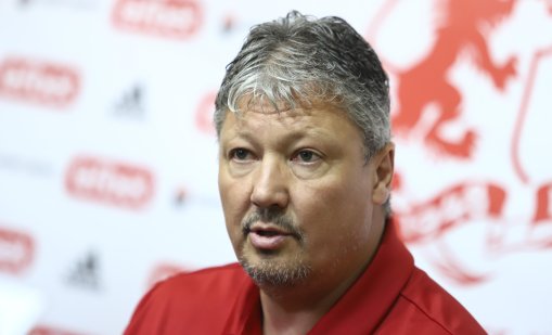 Бивш съотборник на Любо Пенев във Валенсия: Иска да живее