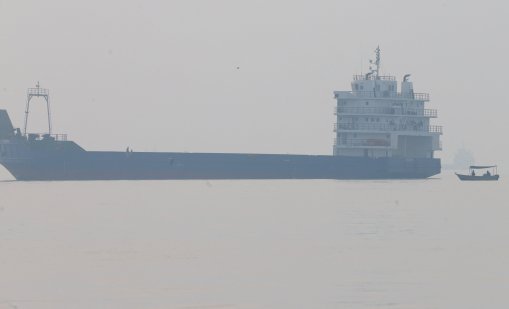 По 100 000 долара месечно взимат капитани на кораби за опасен маршрут