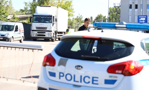 Аресуваха трима дилъри във Враца