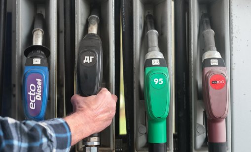 Собственици на бензиностанции нарекоха помощта от 20 евро за гориво "смешна работа"