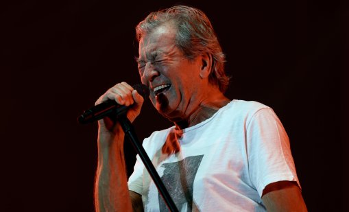 Иън Гилън от Deep Purple е приет по спешност в болница