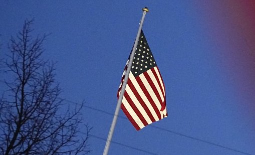 САЩ свалиха ирански дрон, приближил се агресивно към самолетоносач