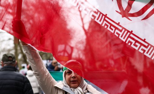 Иранските хардлайнери настояват за бърз избор на нов върховен лидер