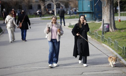 Силен вятър и понижение на температурите днес