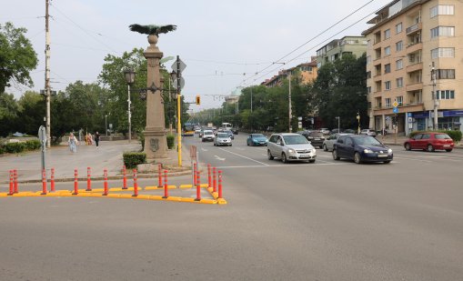 Монтираха пластмасови колчета на Орлов мост СНИМКИ
