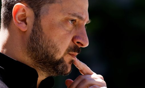 Зеленски клекна пред протестите, обеща нов законопроект 
