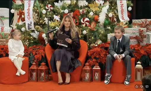 Мелания чете приказкa на болни деца, но направи странен гаф