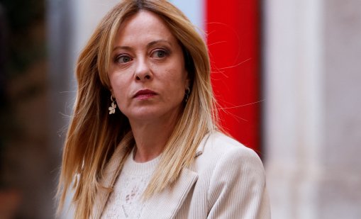 Освиркваха Мелони на погребението на десния популист Умберто Боси ВИДЕО