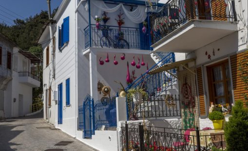 От 1 април наемите в Гърция само по банков път