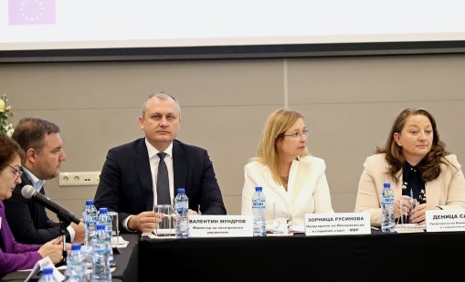 Обмислят по-кратки срокове  за издаване на трудови визи за чужденци