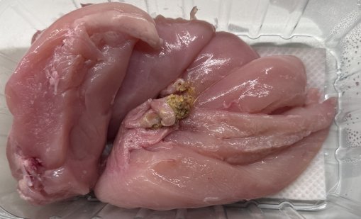 Сигнали към БАБХ: Сурово пилешко, миришещо месо, липса на хигиена