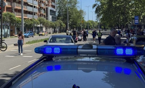 Кола блъсна 14-годишно дете и възрастна жена на оживен булевард в Бургас