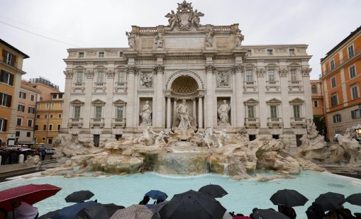 Искаш да видиш фонтана "Треви" в Рим, плащаш две евро