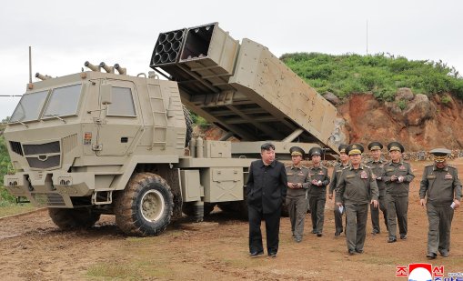 Северна Корея разполага с нова ракетна артилерия и тактическа ракетна система