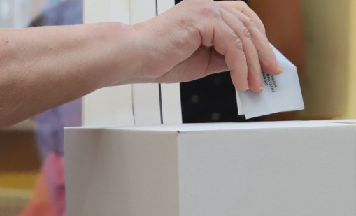 ЦИК: Над 37 000 заявления за гласуване извън страната до момента