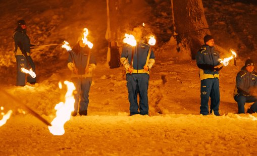 В кадър: Боровец откри новия сезон с "Молец" и огнено шоу върху снега