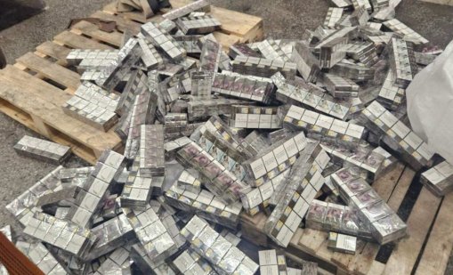 Заловиха 42 000 контрабандни цигари на &bdquo;Капитан Андреево&ldquo; в тайник на автобус