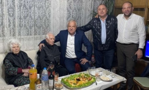 100 години отпразнува Стефан Стефанов от Гоце Делчев, жена му е на 101 г.