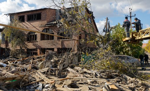 Руските сили са превзели още две селища в Източна Украйна