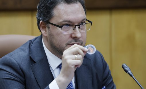Митов размаха иконка и отговори на Рашков: Някои политици не поемат отговорност 