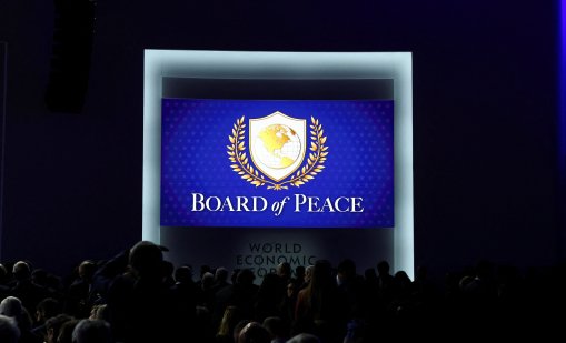 Случайност? Златното лого на Съвета за мир на Тръмп поразително прилича на емблемата на ООН