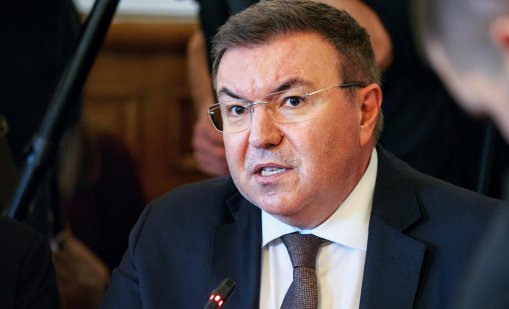 Костадин Ангелов: Сигурни сме, че правителството ще оцелее при вота на недоверие