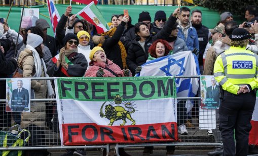 Иран предупреди, че ще отвърне на удара, ако САЩ го атакуват