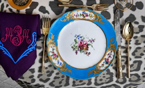 Мистерия: Защо главният иконом е откраднал "непродаваемия" порцелан на Макрон? 