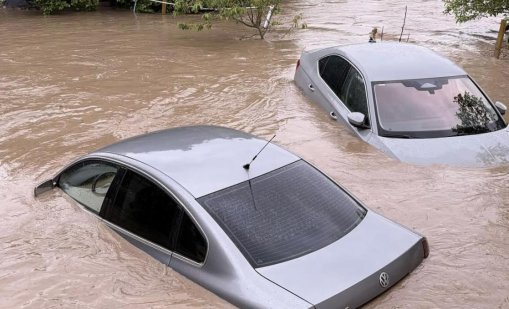 Евакуация и в Севлиево, водата по улиците достигна 1,20 метра