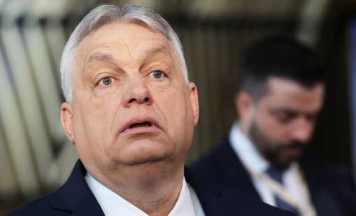 Близки до Орбан панически изнасят богатството си от Унгария