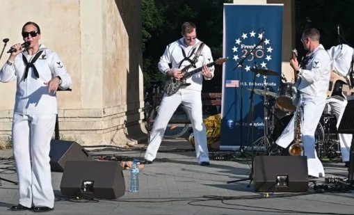 Чуйте метъл версията на "Бангаранга", изпълнена от ВМС на САЩ ВИДЕО