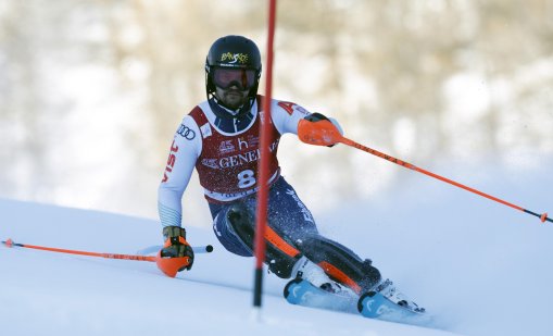 Алберт Попов се класира 23-и в слалома в Алта Бадия