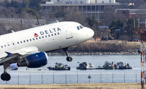 Boeing 737 изгуби част от крилото си по време на полет, екипажът не разбрал 