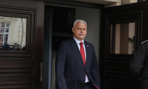 Дечев в атака: Прокурор Русинова хрупа сиренце от мандрата на Петьо Еврото