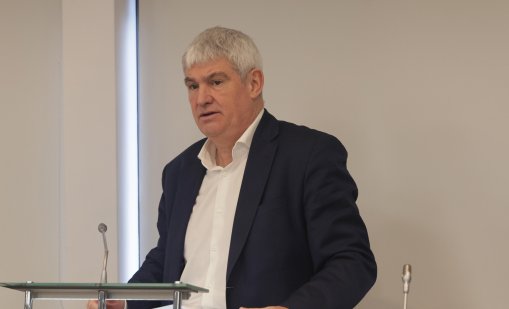 Над половината българи ги е страх да не бъдат заменени от ИИ