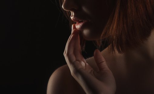 Извратеняци изровиха трупа на убита моделка и задигнаха главата ѝ