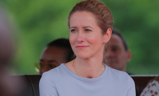 Калас: Украйна не бива да прави териториални отстъпки