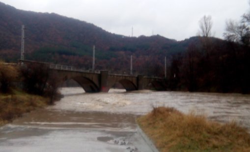 Контролирано изпускат язовир „Студена“ заради рязко покачване на водното ниво