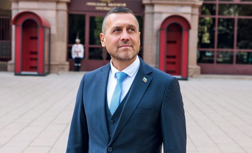 Кой е Ивайло Симеонов, кандидатът за президент с номер 9 в изборната бюлетина?