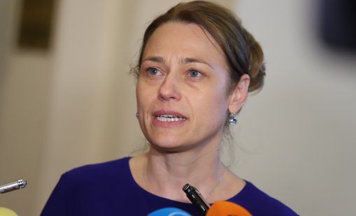 Радев започна с чистките в листите, Ива Митева няма да води в Русе