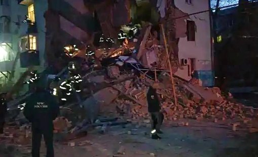 Двама загинаха, осем са ранени след руска атака срещу Днепър