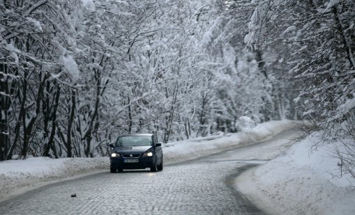 Шофиране през зимата - съвети при лед и сняг