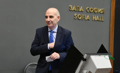 Волгин: Гюров олицетворява зависимостта на политическата класа от Брюксел