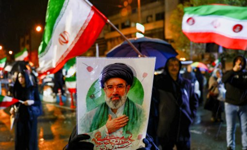 ЦРУ потвърждава, че новият аятолах е гей, Тръмп: Лош старт в праволинейна страна