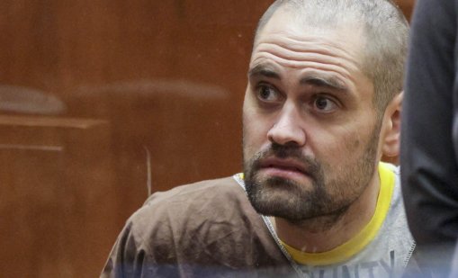 Синът на режисьора Роб Райнер пледира невинен по обвинението за убийството на родителите си