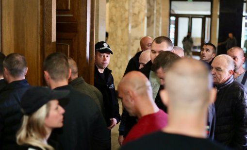 Съдът решава дали да освободи служителя на НСО, блъснал Колтуклиева (СНИМКИ)