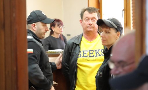 Шофьорът на падналия в дере автобус край Малко Търново остава в ареста